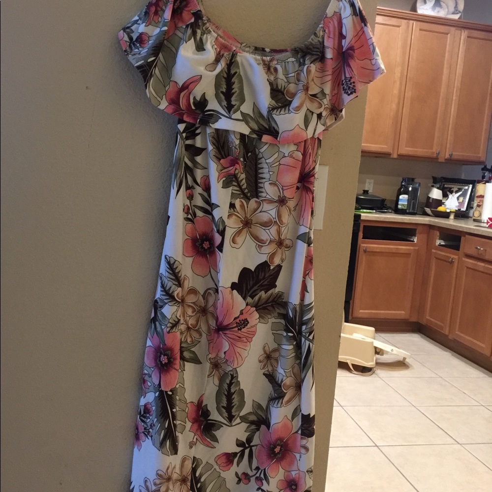 Shoulder off Flower printed Dress